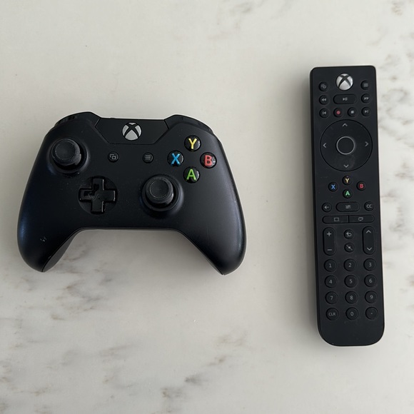 Xbox One S 500GB Console Bundle